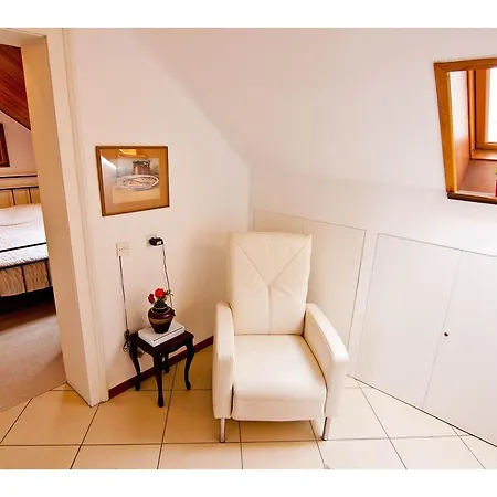Lux Marmont Terace 2