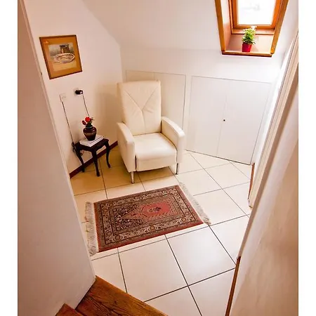 Lux Marmont Terace 2 *